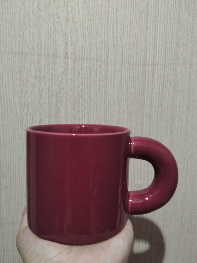 Plain Color Mugs (Category: Coffee & Tea Tableware) located in Caloocan City. Submitted by agr_shop (Listing ID 1465616920, Image 1). Description: - Solid ceramic construction - Chunky handle for a comfortable, secure grip - Smooth glaze finish inside and out - Ideal for hot coffee or tea - Available for individual purchase or as a set - PM us to check available colors.