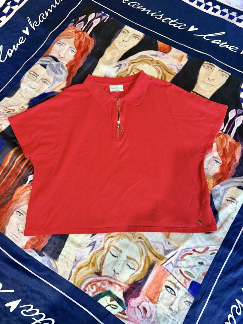 Plains & prints top (Category: Blouses) located in Santiago. Submitted by shoppaholickikay (Listing ID 1465672772, Image 1). Description: .