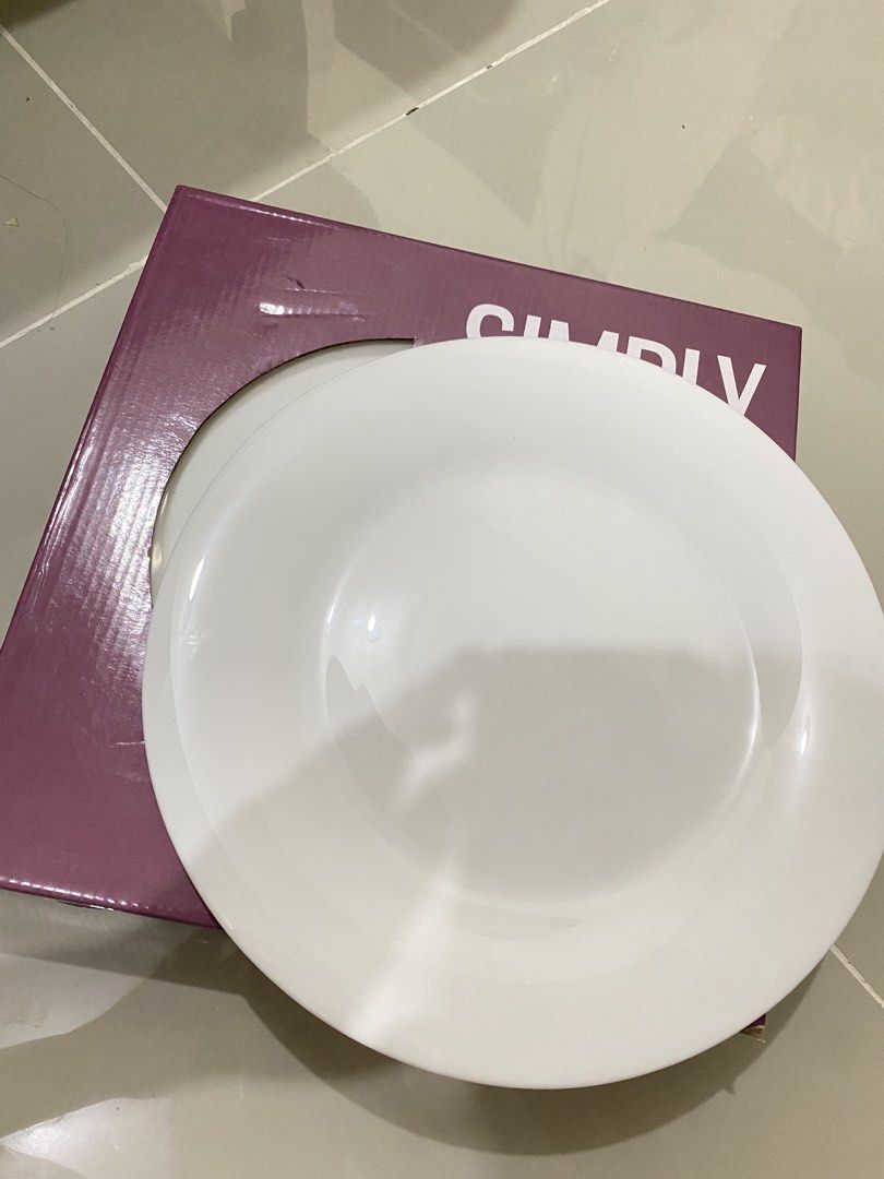Plate & Bowl (Category: Dinnerware & Cutlery) located in Manila. Submitted by preloved.thengsss (Listing ID 1465672810, Image 2). Description: For sale, both are brandnew. Opalware Plate (6pcs) - 700 Opalware Bowl (6pcs) - 500.