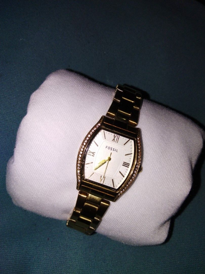 Pm po sa price🙂 (Category: Women's Watches) located in Manila. Submitted by wildmoon.8e9c97 (Listing ID 1465681850, Image 1). Description: .