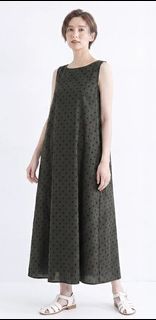 (Category: ) located in . Submitted by designerbrandsforless (Listing ID 1465709176, Image 1). Description: .