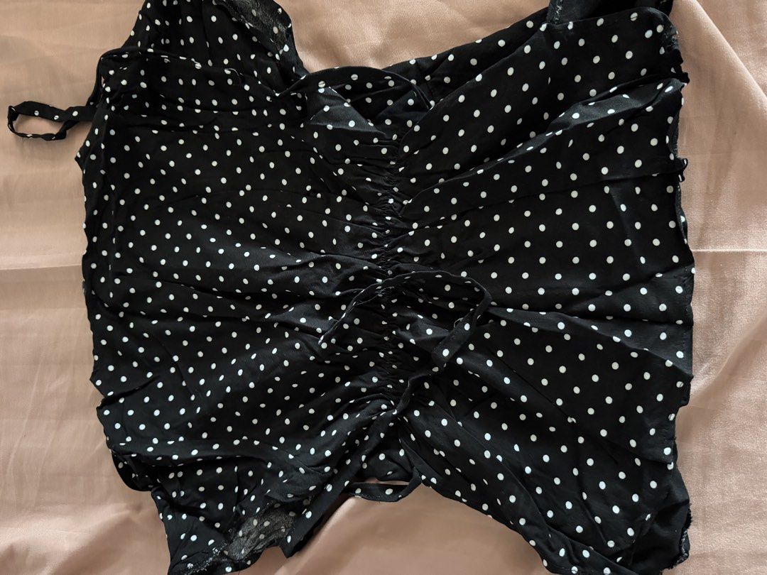 Polka dot top (Category: Blouses) located in Cavite. Submitted by ja.999 (Listing ID 1465617725, Image 2). Description: 👉🏻 RFS: Decluttering 👉🏻 Pls manage ur expectations 👉🏻 Can do Same Day Delivery 👉🏻 Loc: Makati 👉🏻 Price is negotiable (esp if marami kayo bibilhin sa items ko hehe) .