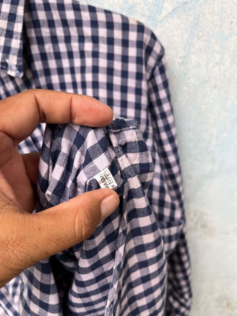 polo ralph lauren (Category: Tshirts & Polo Shirts ) located in Siay. Submitted by Jaaziahthriftdumaguete (Listing ID 1465756504, Image 3). Description: Wts ❗ Polo Ralph Lauren checkered long sleeve botton down 23 width 30 length Excellent condition 9.5/10 color rate and condition Mine : 550 Free shipping fee Location Zamboanga Sibugay Mindanao.