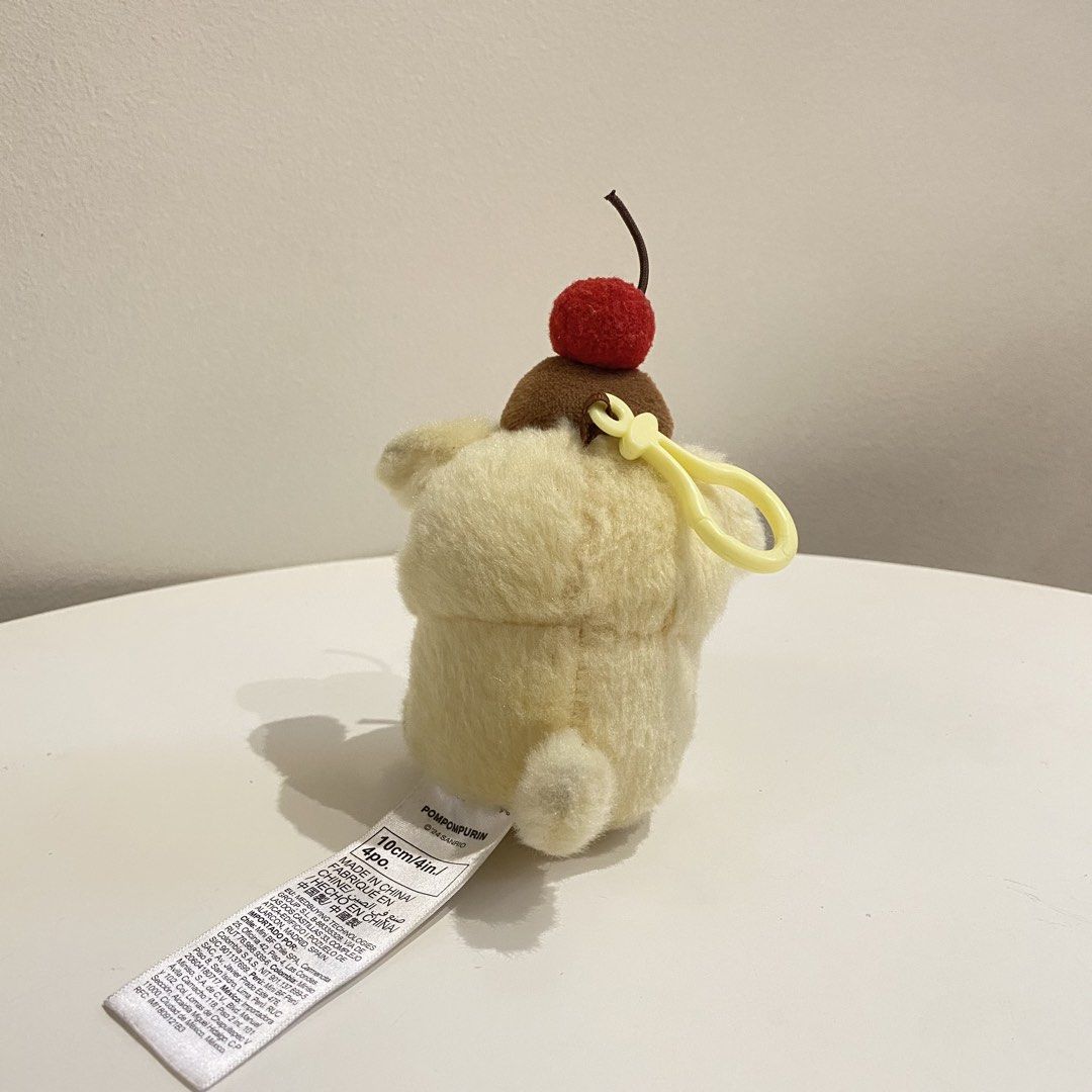 Pompompurin plush keychain (Category: Plushies & Soft Toys) located in San Pedro. Submitted by jellybean.co (Listing ID 1465622346, Image 2). Description: .