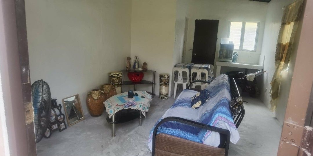 Primera Rosa Model/Single Attached (Category: House & Lot) located in Manila. Submitted by jhamai_jhoe (Listing ID 1465670592, Image 2). Description: BAHAY PASALO 200K‼️ Located @ Sta. Teresita Sto. Tomas Batangas 📌 Near Lima Park 📌 Padre Pio Church 🏠 2993.76 monthly amortization ✅ 5yrs paid sa pag ibig and 🏡 Updated payments 🗒️ 24yrs contract Primerarosa Model/Single Attached 66 sq.m. lot area 20.12 sq.m floor area.
