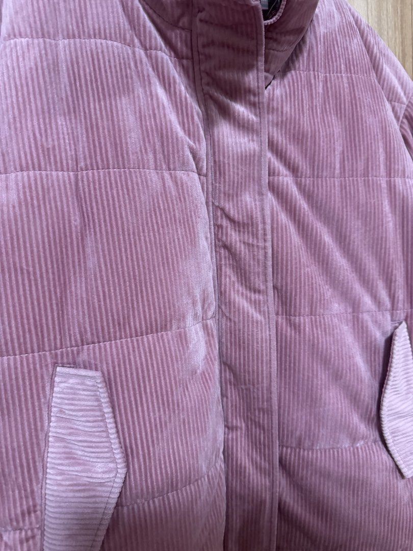 PUFFER JACKET (Category: Coats, Jackets and Outerwear) located in Cavite. Submitted by jabowakeeezzzz (Listing ID 1465672164, Image 3). Description: For sale Toffeling PUFFER JACKET COLDUROY SIZE LARGE DIMENSIONS 23 width 26 lenght .