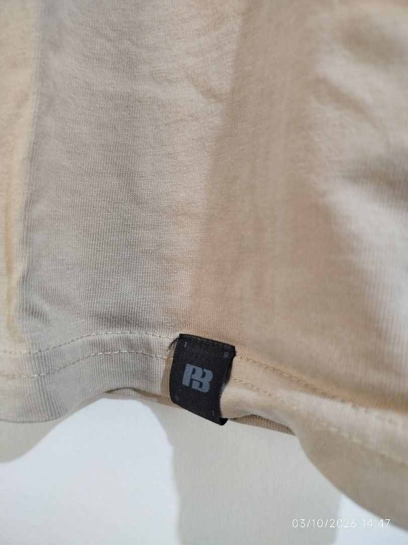 Pull & bear tshirt small (Category: Tshirts & Polo Shirts ) located in Quezon City. Submitted by crci12 (Listing ID 1465634696, Image 3). Description: Pull & bear tshirt small Color khaki Slightly used Actual pictures posted What you see is what you get P500 only Meet ups: 1. Simplicity mini stop commonwealth ave., balara, qc. 2. Mgas station beside oyasa hardware luzon ave., qc. *Kindly send us a message for a schedule of meet up. *Shipping via 