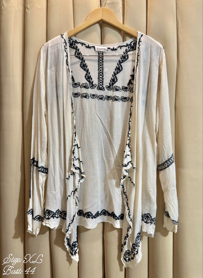 Pull&Bear Cardigan (Category: Longsleeves) located in Manila. Submitted by glamstylemnl (Listing ID 1465635526, Image 1). Description: ♡ SIZE: XL ♡ BUST: 44 ♡ Swipe left to see the actual color & details ♡ cascading waterfall hem / intricate black embroidery ♡ HQ • 10/10 ♡ Ready to wear 👚.
