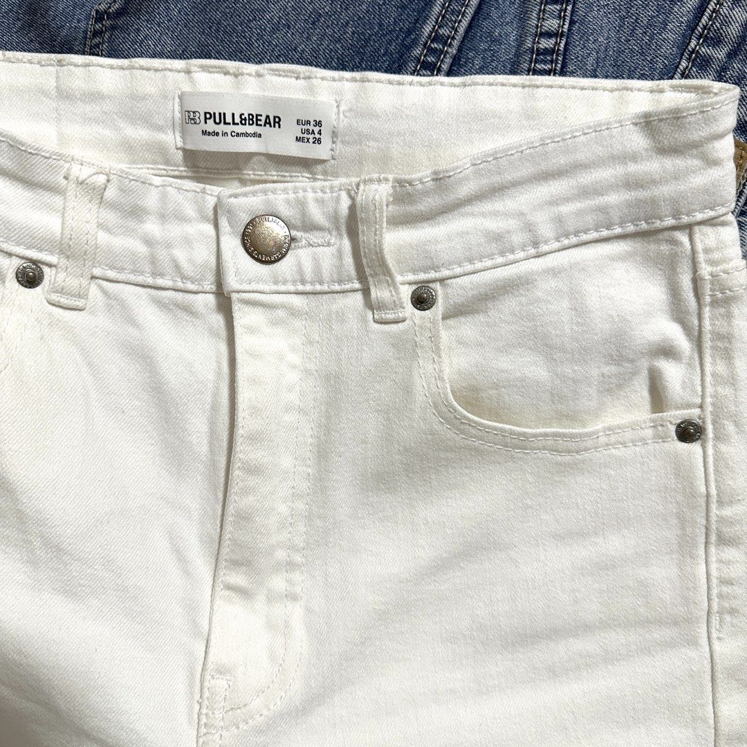 Pull&Bear White Denim Jeans, EU 36 / UK 8 / US 4 (Category: Jeans) located in Pasay City. Submitted by loved.by.jan (Listing ID 1465667496, Image 3). Description: 🧸 Brand: Pull&Bear 👖 Style: Straight leg denim jeans 🤍 Color: Clean white wash 📏 Size: EUR 36, USA 4, MEX 26 ⭐️ Condition: Excellent 💌 kindly message me to know more!.