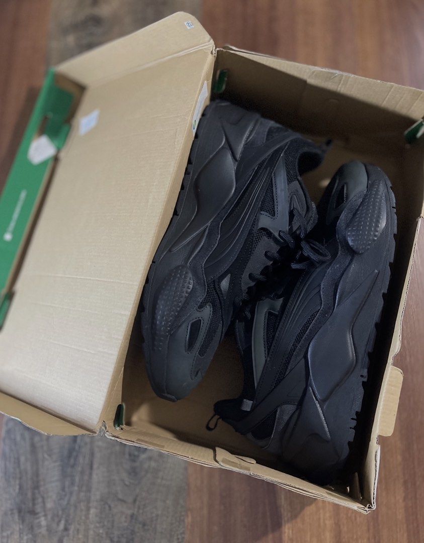 Puma Mens US 13 (Category: Sneakers) located in Quezon City. Submitted by akieo (Listing ID 1465738448, Image 1). Description: Puma Mens Complete with box Size US 13 Used- good condition ( no issue ) - Now Selling 2,100 only** Qc Nationwide shipping.