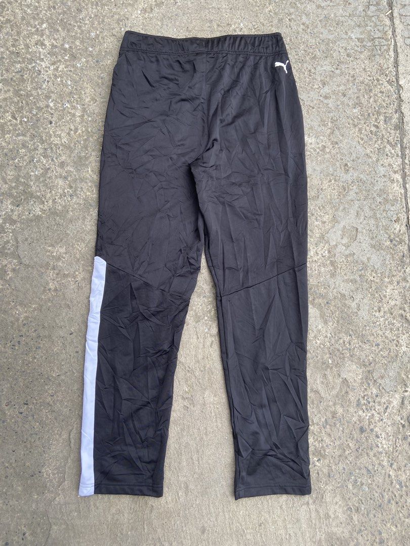 PUMA PANELLED TRACK PANTS (Category: Jeans) located in Davao. Submitted by re.worn082 (Listing ID 1465586818, Image 2). Description: •LARGE WAIST30 LENGTH39 THIGH9 HEM6 •GOOD AS NEW CONDITION NO FLAWS✅ 🏷️480 ADD SHIP 📩DM.