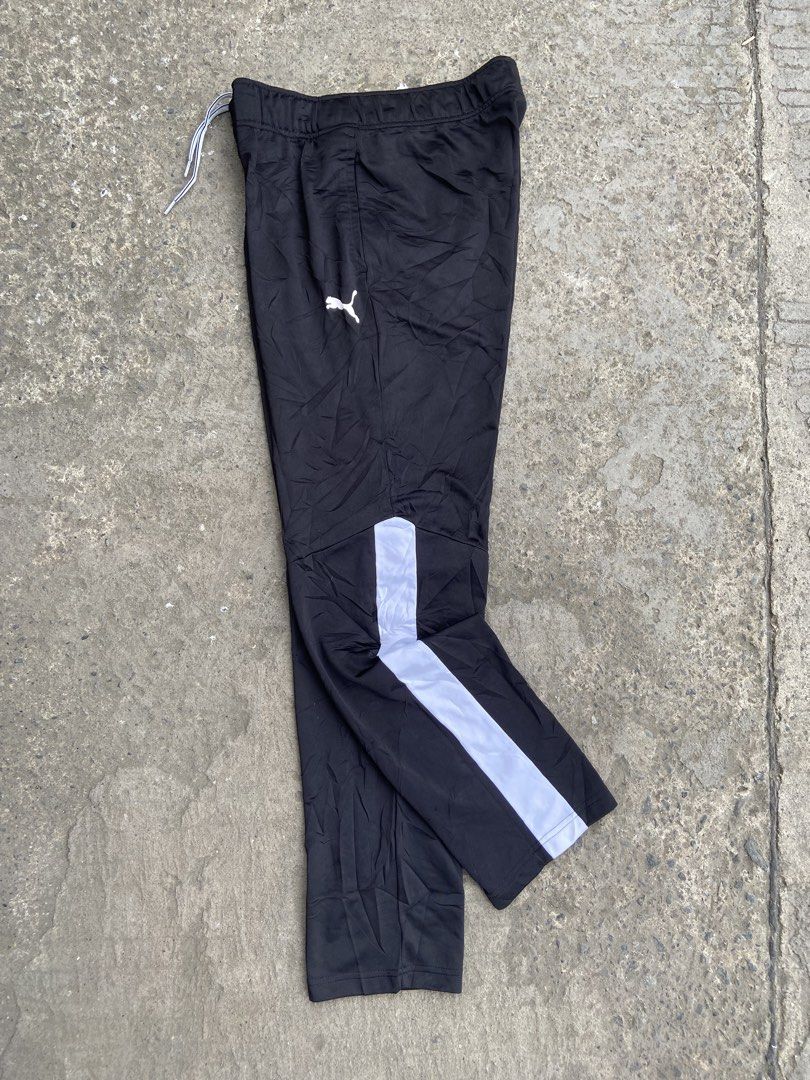 PUMA PANELLED TRACK PANTS (Category: Jeans) located in Davao. Submitted by re.worn082 (Listing ID 1465586818, Image 3). Description: •LARGE WAIST30 LENGTH39 THIGH9 HEM6 •GOOD AS NEW CONDITION NO FLAWS✅ 🏷️480 ADD SHIP 📩DM.