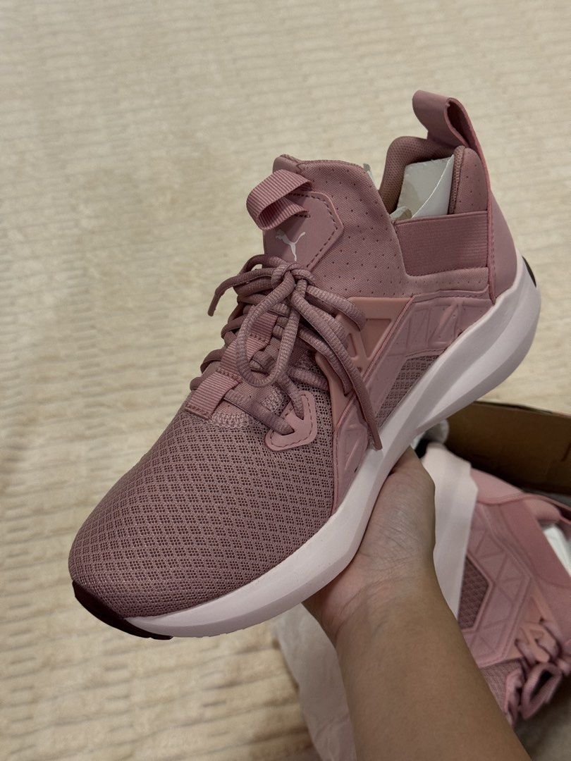 PUMA softride enzo nxt (Category: Activewear) located in Manila. Submitted by notmakidee (Listing ID 1465622361, Image 2). Description: negotiable for sure buyers size: US 9.5 location: Bohol but can ship nationwide via j&t.