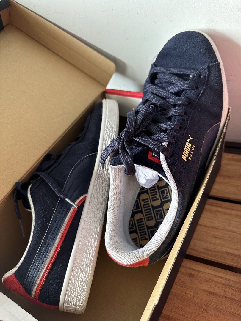 Puma suede navy blue sneakers (Category: Sneakers) located in Manila. Submitted by aclairesc7 (Listing ID 1465663418, Image 2). Description: used once only.
