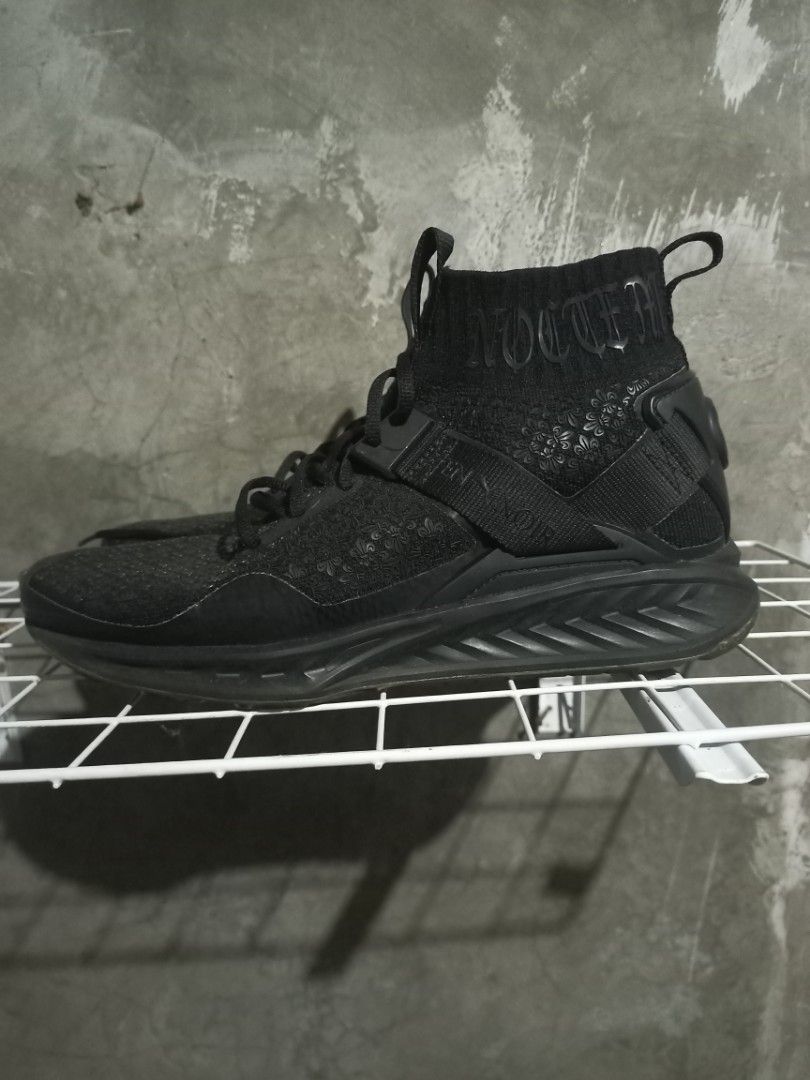 Puma X En Noir Chromehearts Vibes (Category: Sneakers) located in Mabalacat. Submitted by hasashoe (Listing ID 1465684591, Image 1). Description: SIZE ON PIC EXCELLENT CONDITION READY TO WEAR GOOD WORKING PERFORMANCE.
