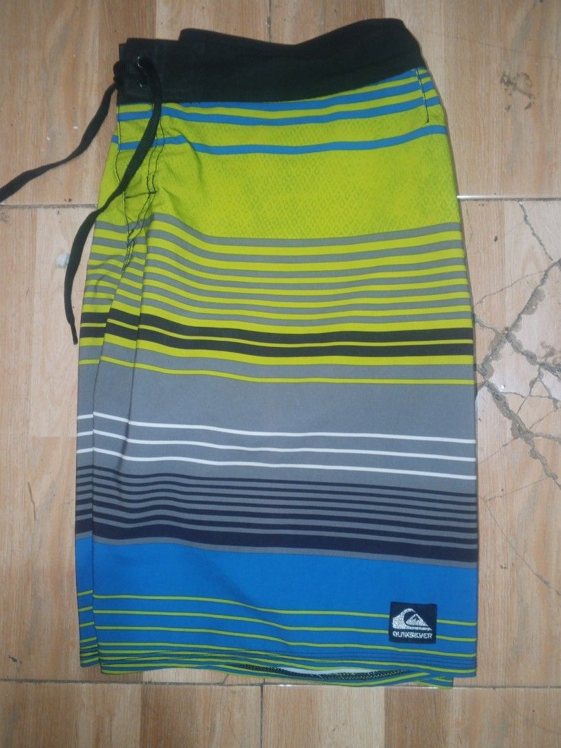 Quick silver board short (Category: Swim Trunks & Board Shorts) located in Larena. Submitted by .chy2k. (Listing ID 1465627690, Image 2). Description: .