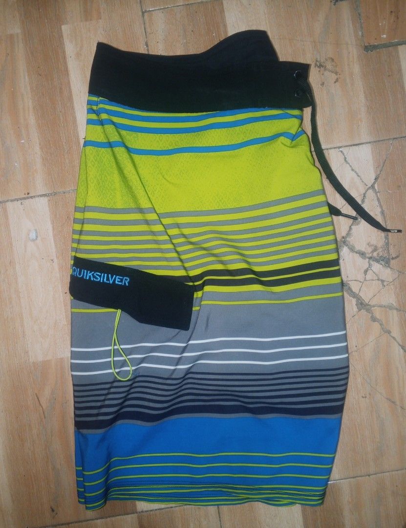 Quick silver board short (Category: Swim Trunks & Board Shorts) located in Larena. Submitted by .chy2k. (Listing ID 1465627690, Image 3). Description: .