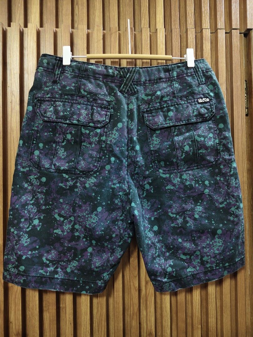 quiksilver (Category: Shorts) located in San Fernando. Submitted by SungkiThrift (Listing ID 1465700506, Image 3). Description: QUIKSILVER SIZE 32.