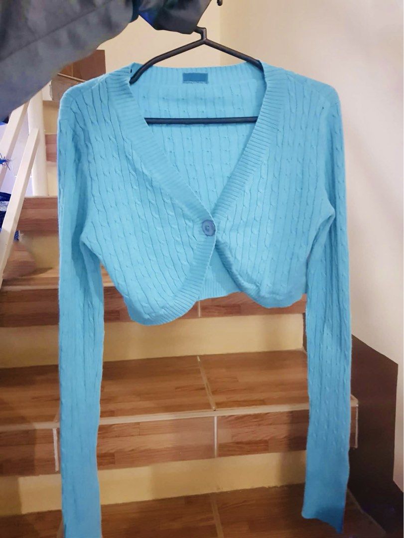 Rare Light Blue Knitted Croptop (Category: Others Tops) located in Pasig City. Submitted by pretty.pickz (Listing ID 1465719386, Image 1). Description: super chic and pretty! ✨ - Cropped length, V-neck, long sleeves - Color: Bright blue - Closure: Single front button - s-m mode of delivery: jnt or lalamove.