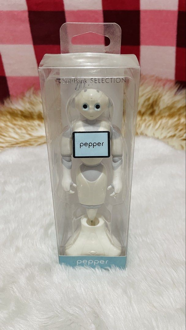 Rare Pepper Robot Stand Ballpoint Pen SoftBank Selection (Category: Other Home Decor) located in Quezon City. Submitted by sissymissy1527 (Listing ID 1465731590, Image 2). Description: Ballpen- working condition Good for display ➡️This is a ballpoint pen shaped like a figure of the humanoid robot “Pepper,” released (distributed) by SoftBank SELECTION. It is now a rare item that is difficult to obtain. [Product Features] Exquisite craftsmanship: A