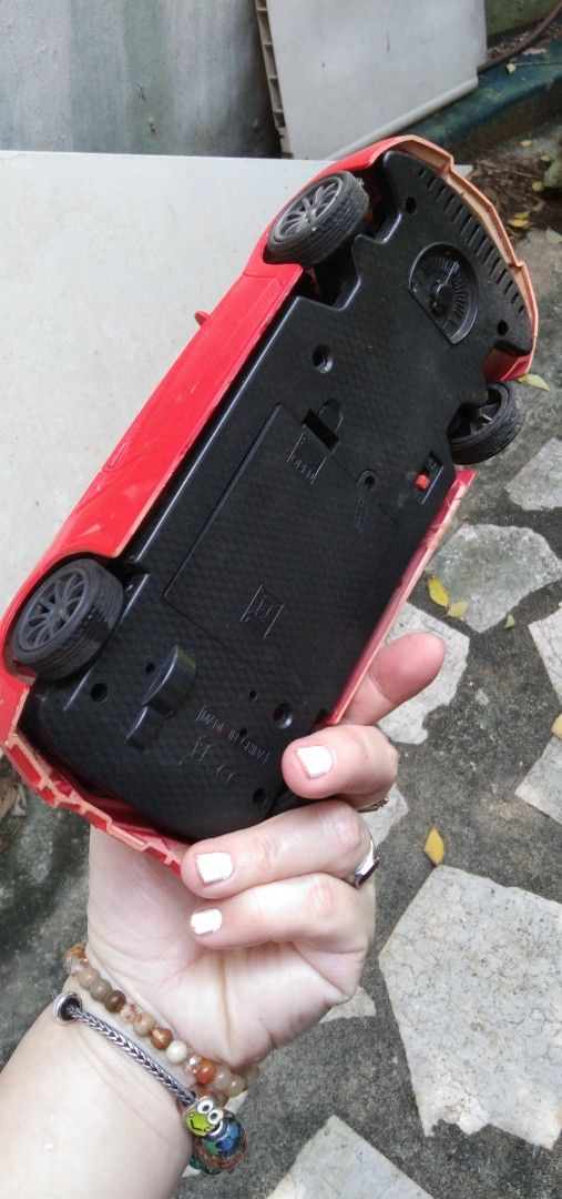 Rc red car (Category: Kids Toys) located in Quezon City. Submitted by eidorableshop (Listing ID 1465702670, Image 1). Description: .