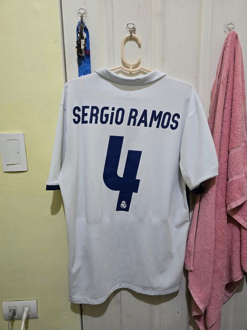 Real Madrid 16-17 Sergio Ramos #4 (Category: Activewear) located in Cebu City. Submitted by mightysavior (Listing ID 1465706276, Image 2). Description: RM 16-17 Ramos #4 20x28 Size: M OFF if within cebu meetup IT Park if outside cebu. J&T SF yours.