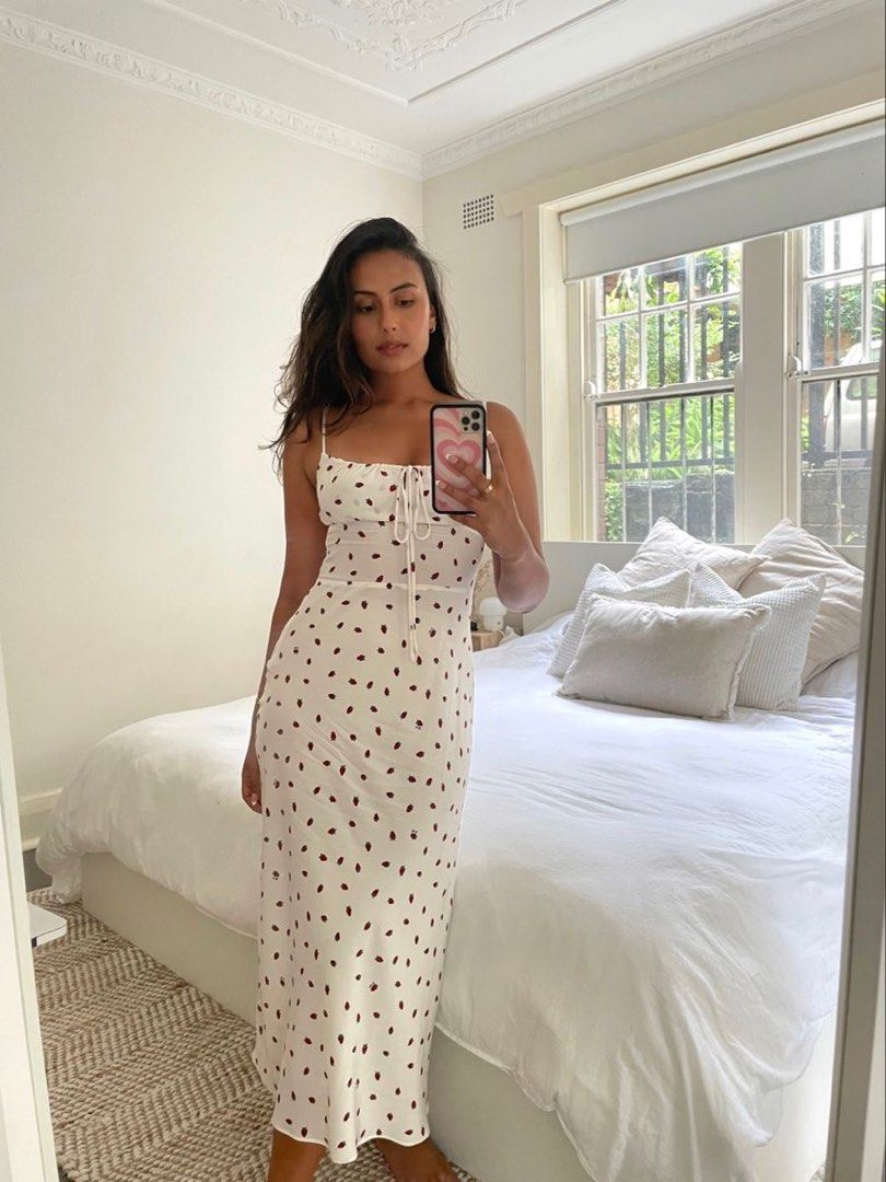 Realisation Par Alba Dress (white strawberry) (Category: Dresses) located in Las Pinas. Submitted by ml.closet (Listing ID 1465622807, Image 2). Description: has a stain, can be removed Medium but can fit small.