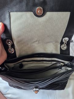 (Category: ) located in . Submitted by luxforles (Listing ID 1465624860, Image 1). Description: .