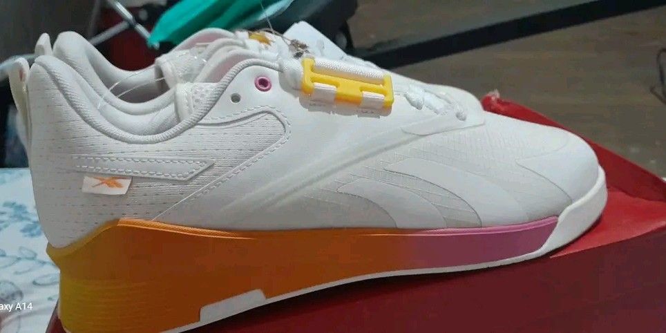Reebok powerlifting 9.5 us men (Category: Sneakers) located in Manila. Submitted by dreamweaver25 (Listing ID 1465656869, Image 3). Description: brand new orig reebok pr lifter 3 white 9.5 us men pick up cubao ship via lalamove kaliwaan bayad ship via jrs if provinces price is fixed sure buyer only.