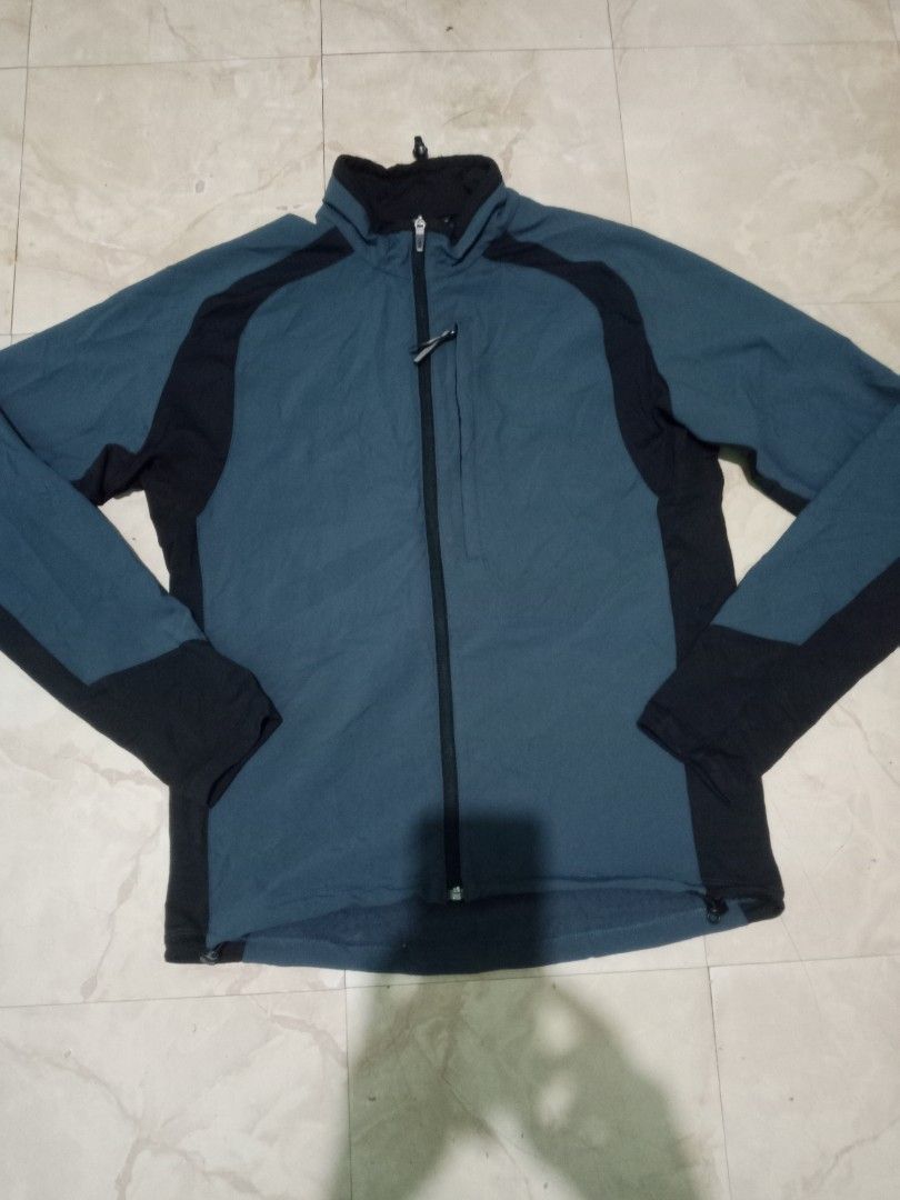 REI Technical Softshell Full zip jacket. (Category: Hiking & Camping) located in Dasmarinas. Submitted by francoprancisco (Listing ID 1465636560, Image 1). Description: REI Technical Softshell Full zip jacket. medium on tag-21x27 full zipped/4 way stretch lighweight. durable and tested water repellant. excellent no flaws. 700 plus sfee..
