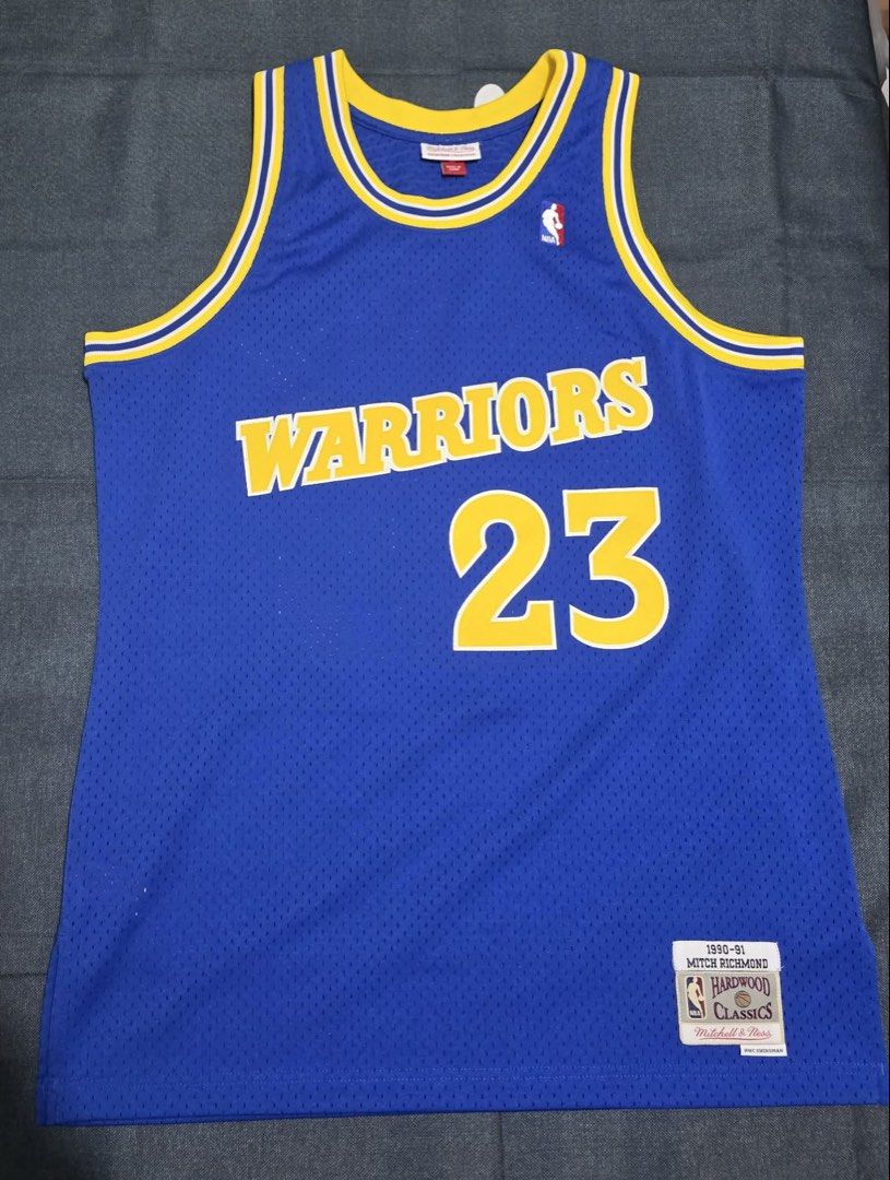 Relisting: ASSORTED JERSEY (Category: Activewear) located in Las Pinas. Submitted by city_threads (Listing ID 1465609222, Image 1). Description: Relisting! Please see individual listings or you can send a DM for more info/ photos.