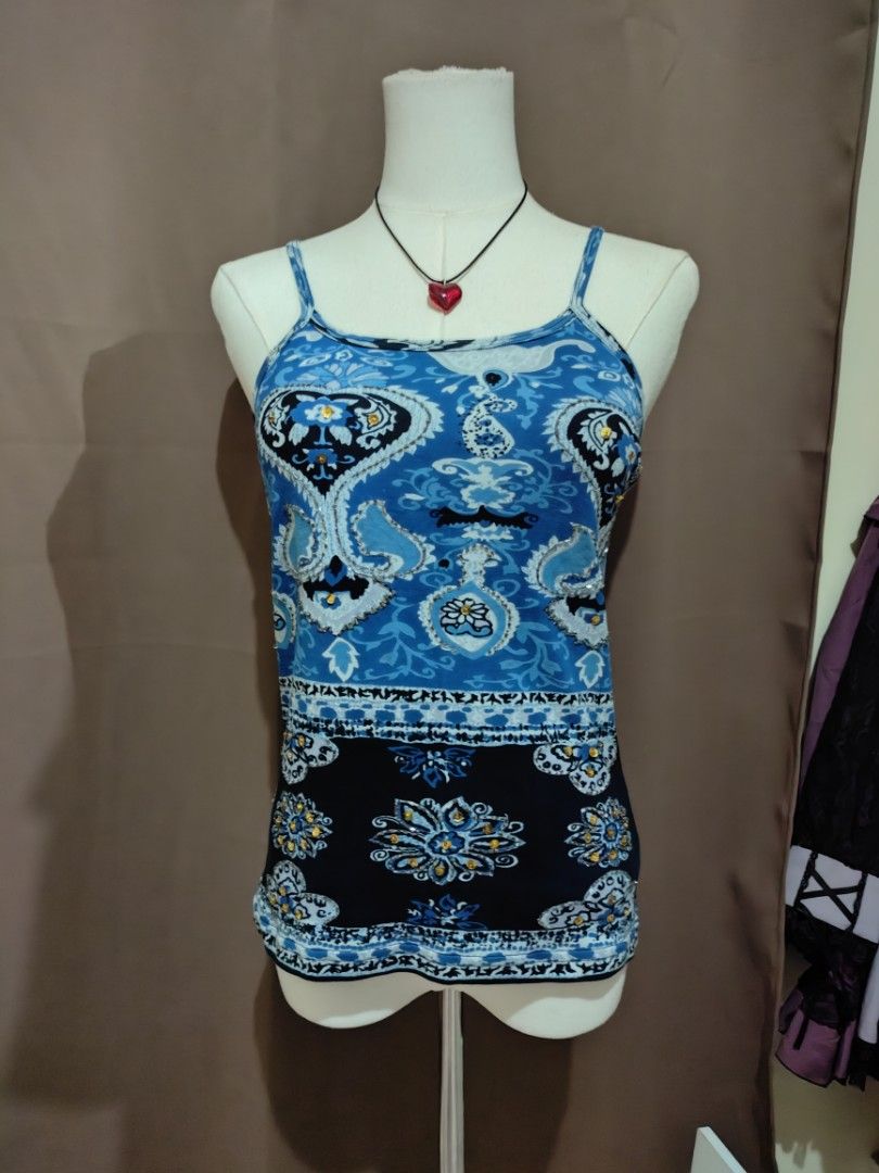 Rene Derhy Sequin Top (Category: Sleeveless) located in Batangas. Submitted by selenophile__ (Listing ID 1465691669, Image 1). Description: hearing offers sequins are hand stitched.