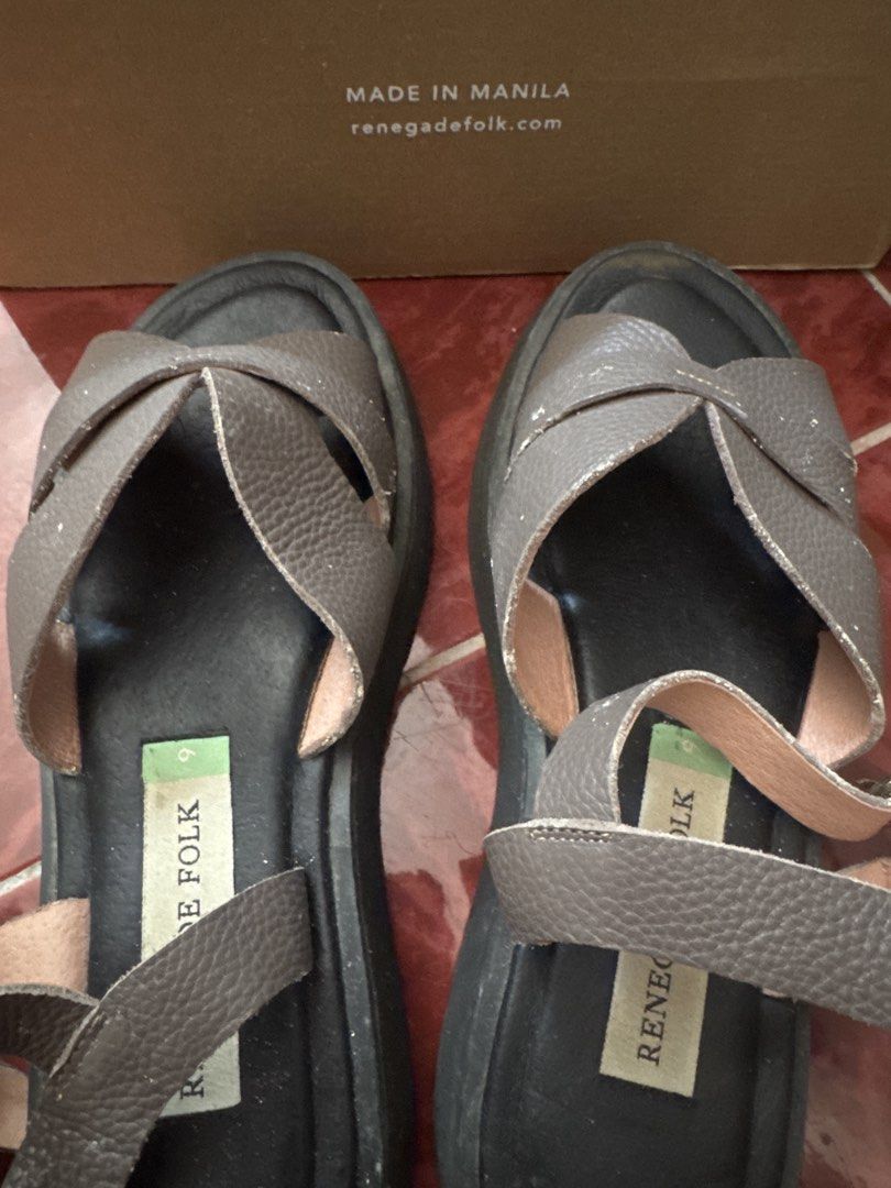 Renegade Folk Together slides Size 9 (Category: Flats & Sandals) located in Tuguegarao City. Submitted by alyssa.closet96 (Listing ID 1465645052, Image 3). Description: • used few times only • Color: dark taupe • Made with soft insoles for maximum comfort • 1” high rubber soles • Adjustable middle straps • Straps made with genuine cow • Insoles made from genuine pig leather • Inclusion: Original box included • RFS: decluttering.