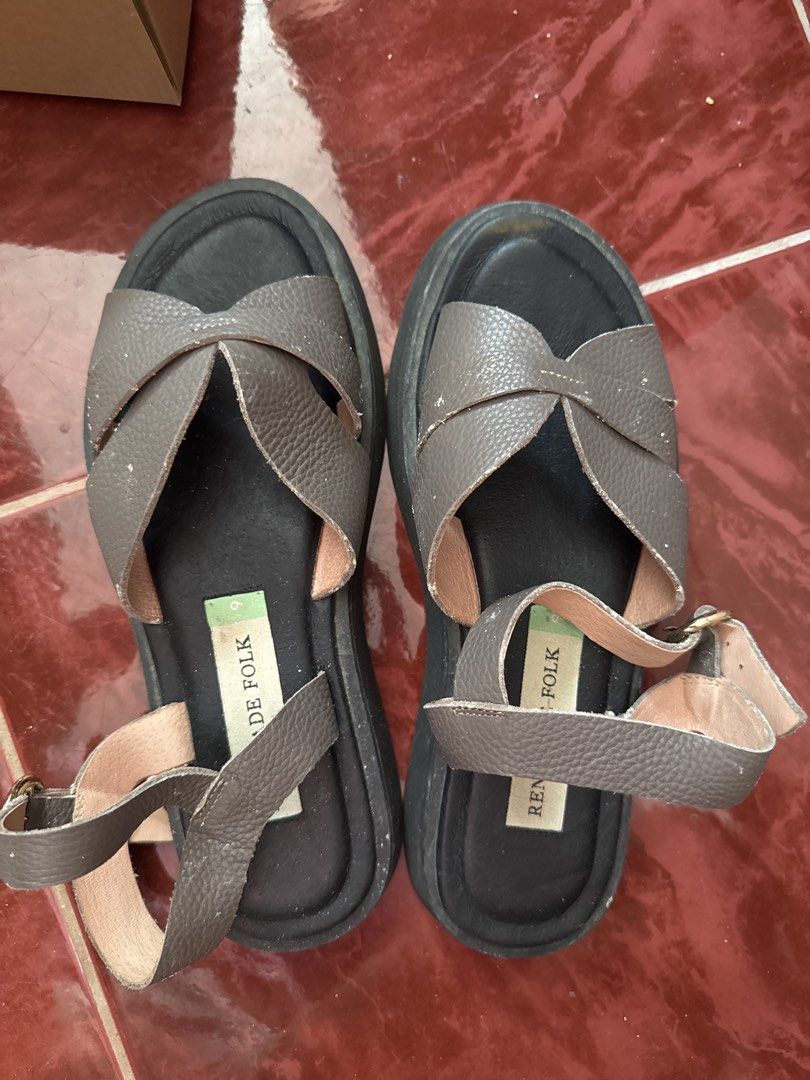 Renegade Folk Together slides Size 9 (Category: Flats & Sandals) located in Tuguegarao City. Submitted by alyssa.closet96 (Listing ID 1465645052, Image 2). Description: • used few times only • Color: dark taupe • Made with soft insoles for maximum comfort • 1” high rubber soles • Adjustable middle straps • Straps made with genuine cow • Insoles made from genuine pig leather • Inclusion: Original box included • RFS: decluttering.