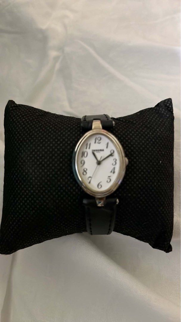 Renoma Paris Oval Wristwatch Black Leather Strap (Category: Women's Watches) located in Manila. Submitted by er.rxr (Listing ID 1465604113, Image 1). Description: - authentic (Japan luxury auction) - working battery and no damages or issues - 9/10 condition.