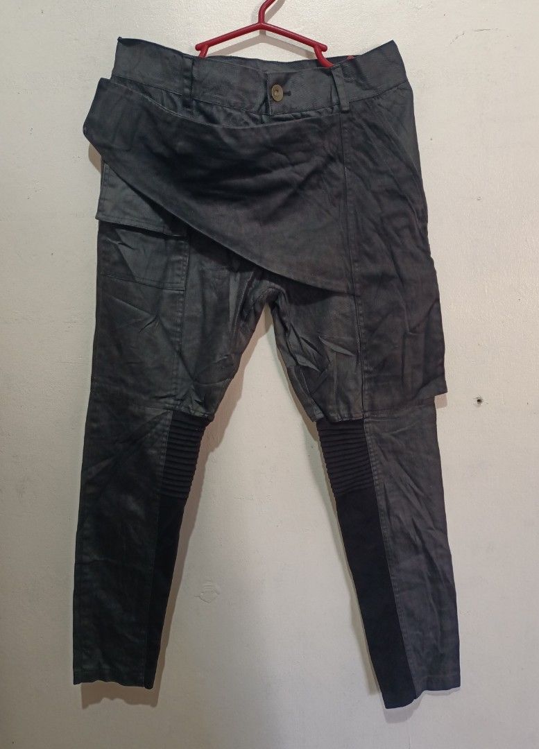 Rick owens DRKSHDW Memphis jeans (Category: Jeans) located in Asingan. Submitted by arnelpalaris8 (Listing ID 1465692793, Image 1). Description: Rick owens DRKSHDW Memphis Jeans 30-32 waistline 38 length PM ME.