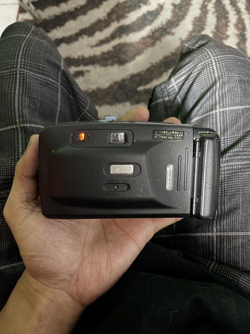 Ricoh LX-33sW 35mm Point & Shoot Camera (Category: Cameras) located in Pasig City. Submitted by void_supply (Listing ID 1465642141, Image 2). Description: Tested working automatic flash As is Camera only.