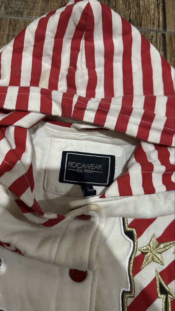 ROCAWEAR Y2K JACKET (Category: Coats, Jackets and Outerwear) located in Manila. Submitted by urban.vintage (Listing ID 1465731426, Image 3). Description: ISSUE: NONE ( NEED WASH ) MOP :GCASH ( NO COD ) SHIP VIA : LALAMOVE & J&T LOCATION : PASIG CITY LENGTH : 23 WIDTH : 22.
