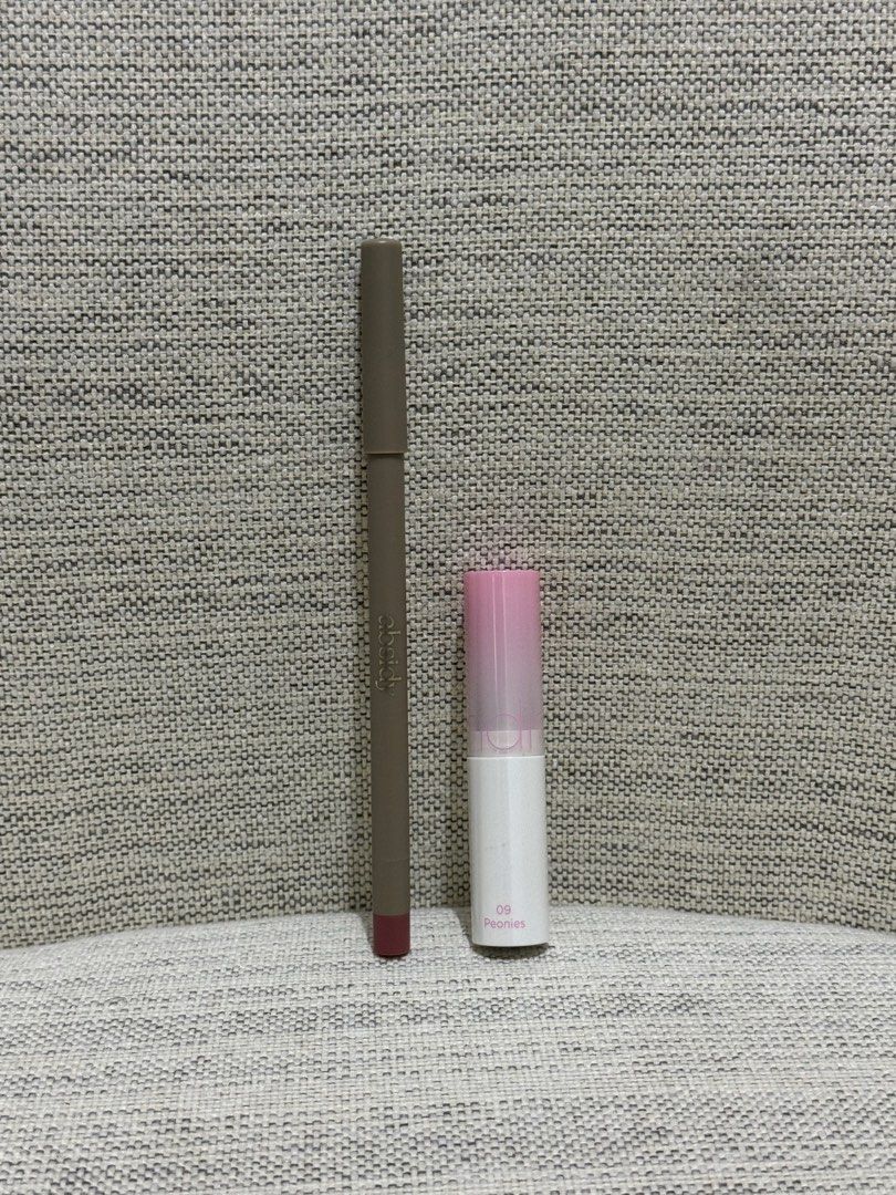 rom&nd melting glasting balm + absidy lip liner (Category: Makeup) located in Muntinlupa City. Submitted by konmaried (Listing ID 1465619239, Image 1). Description: Both swatched only. Price is final .