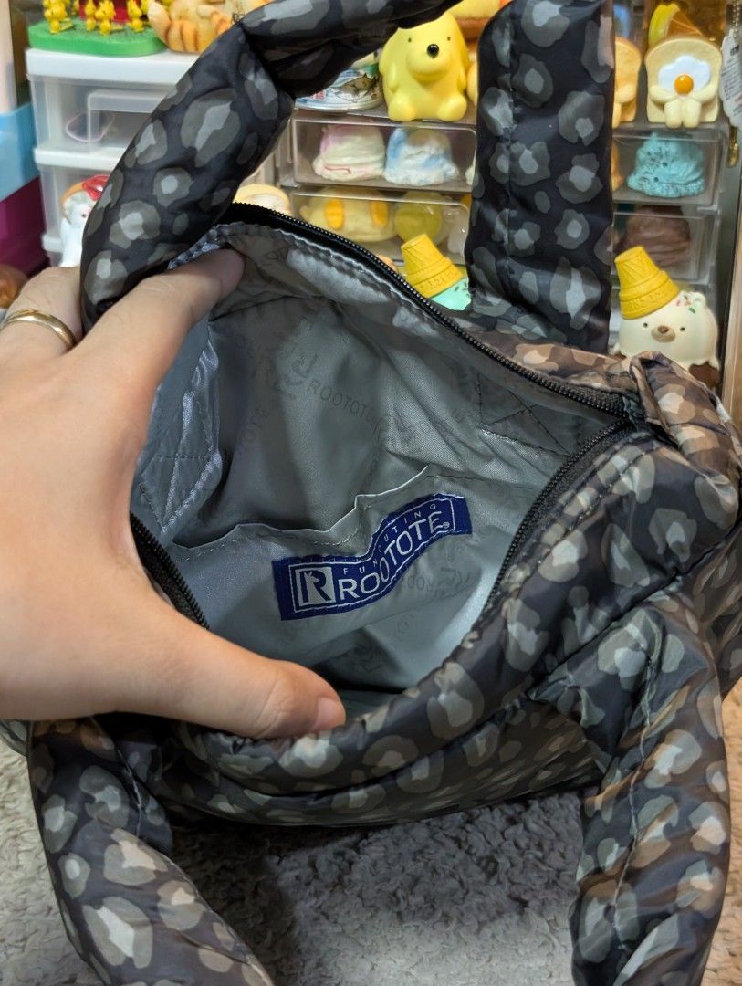 Rootote Two Way Bag (Category: Purses & Pouches) located in San Pedro. Submitted by eurisilvers (Listing ID 1465615449, Image 3). Description: No sling included pero pwedeng lagyan. Nice in actual. — shipping is via J&T Express — mop: gcash, maya, bank transfer — location: san pedro city, laguna.