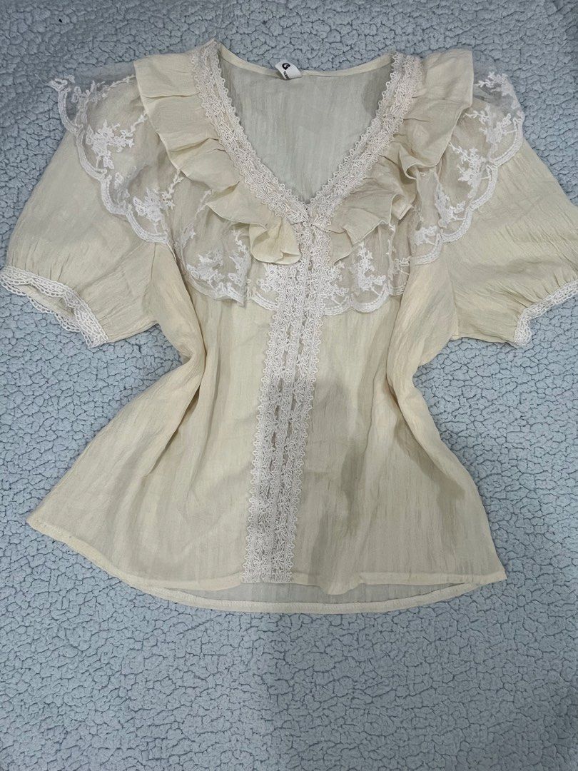 Ruffle collar puff sleeves (Category: Blouses) located in Manila. Submitted by leola_ (Listing ID 1465677931, Image 1). Description: Office top.