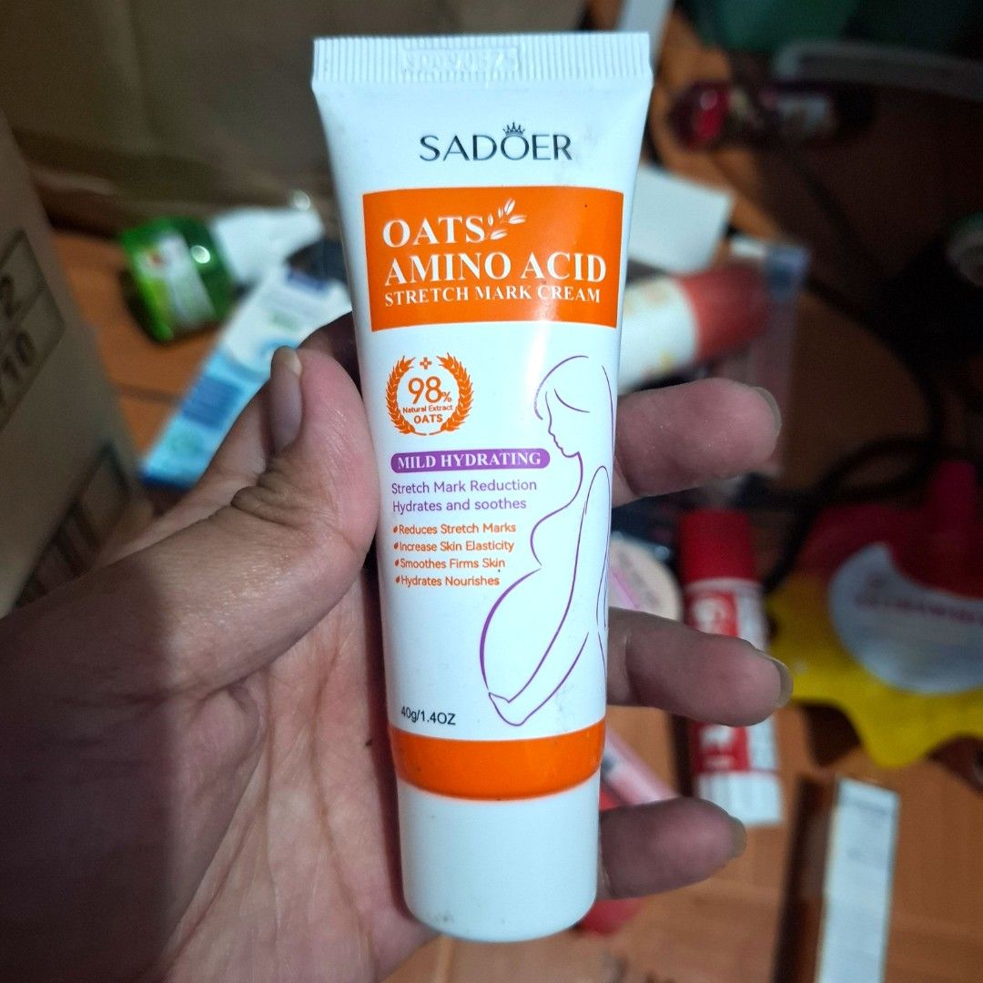 Sadoer Oats Amino Acid Stretch Mark Cream (Category: Body Care) located in Quezon City. Submitted by an.marie (Listing ID 1465584621, Image 1). Description: Sadoer Oats Amino Acid Stretch Mark Cream (40g) is a mild, hydrating formula packed with natural oat extract and botanical ingredients. It helps reduce stretch marks and improves skin elasticity. Convenient squeeze tube packaging. Batch: 08082026. Brand new and ready to ship! 📍Loc: Tandang S