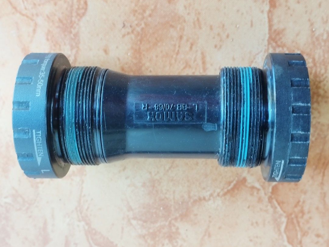 Samox BB (Category: Bicycles) located in San Fernando. Submitted by nerosales (Listing ID 1465608757, Image 1). Description: SAMOX Threaded Bottom Bracket 68/70mm Shimano Compatible 24mm Very good condition 550 pesos only SM City Pampanga Shipping: J&T Payment: Gcash NO COD / NO COP.
