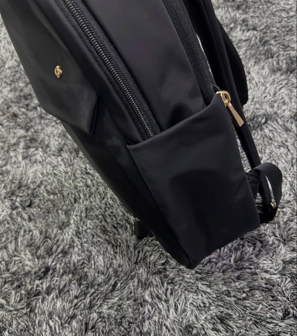 Samsonite Back Pack (Category: Backpacks) located in Quezon City. Submitted by declutteringcloset18 (Listing ID 1465581065, Image 3). Description: Unused! Retails ~ 20k+++ See photos for details .