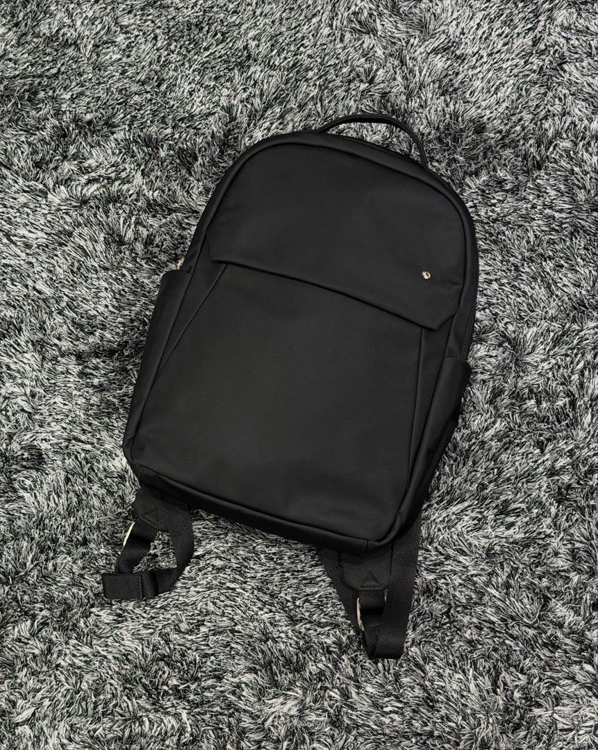 Samsonite Back Pack (Category: Backpacks) located in Quezon City. Submitted by declutteringcloset18 (Listing ID 1465581065, Image 1). Description: Unused! Retails ~ 20k+++ See photos for details .