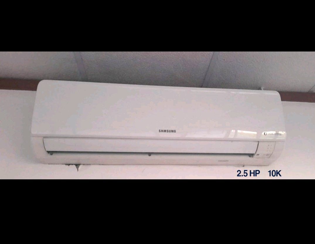 Samsung 2.5 HP Split Type Air Conditioner (Category: Air Conditioning and Heating) located in Caloocan City. Submitted by lchiq (Listing ID 1465649919, Image 1). Description: - Brand: Samsung - Type: Wall-mounted split type air conditioner - Capacity: 2.5 HP (Digital Inverter model) - Condition/Color: Clean white casing with standard display panel - Features: Efficient cooling for large spaces - Note: Unit only, buyer is required to handle remova