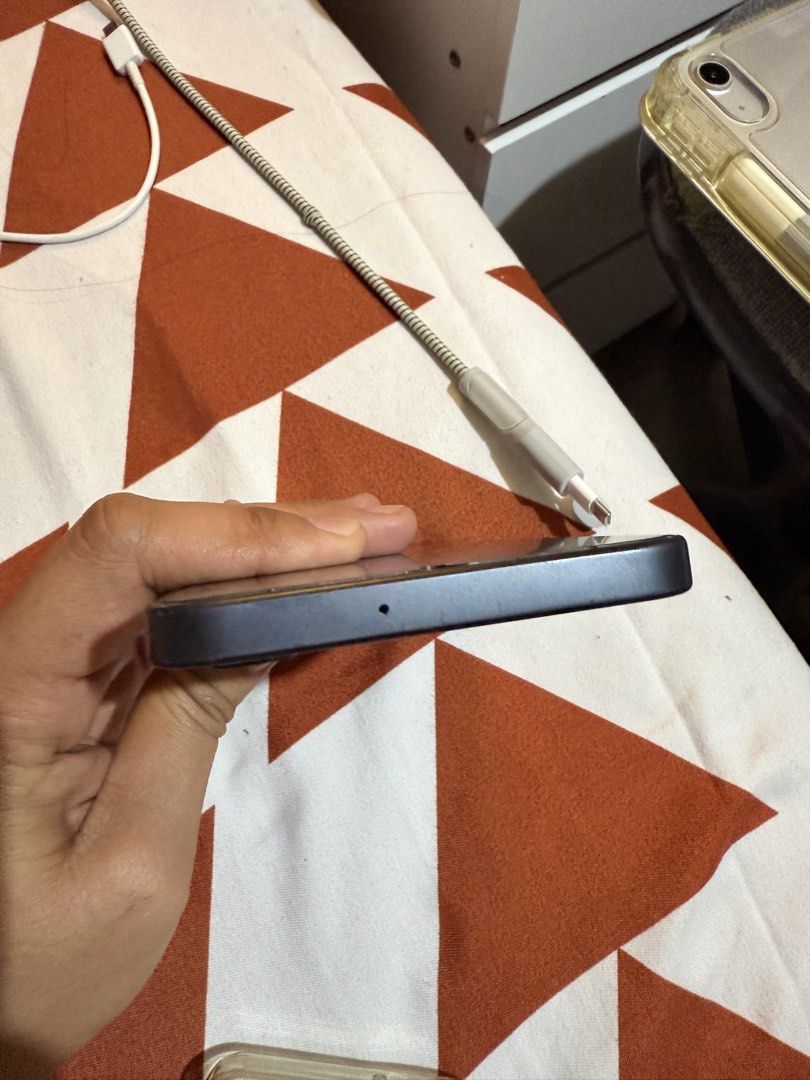Samsung A16 (Category: Samsung) located in Manila. Submitted by mightyriver-db31de (Listing ID 1465582980, Image 2). Description: 📱 **FOR SALE: Samsung Galaxy A16 4GB + 128GB** ✨ Good as new! 💾 4GB RAM + 128GB Storage 📦 Complete with original box 🔌 With original Type-C charging wire 📱 Includes 2 phone cases ✅ Maingat na nagamit 📍 Location: Laoag City 📩 PM/DM sa interested buyer. .