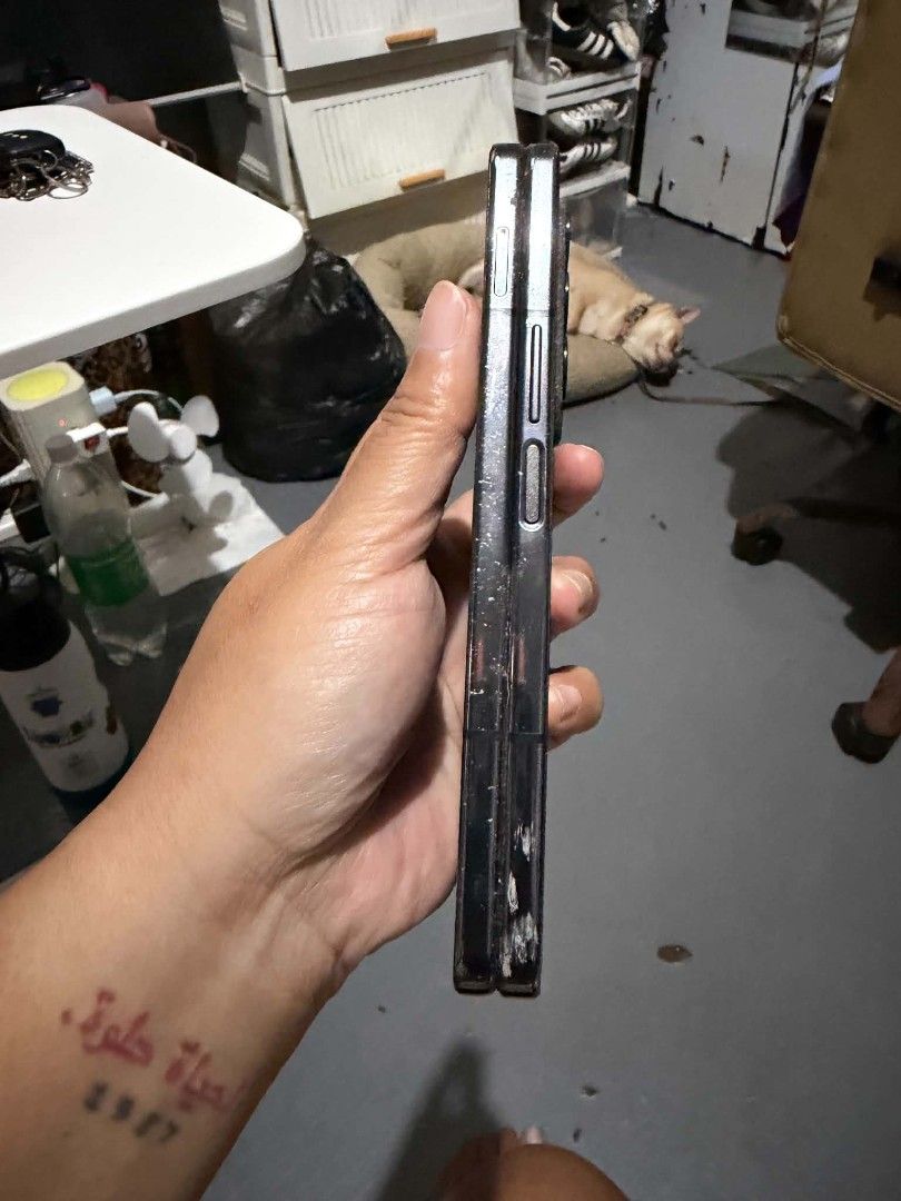 samsung fold 4 (Category: Samsung) located in Mandaluyong City. Submitted by tunesbu87 (Listing ID 1465580338, Image 1). Description: samsung fold 4 512gb 9,000 issue check pics posted inner screen working mainscreen not working meet up pick up cubao or mandaluyong area.