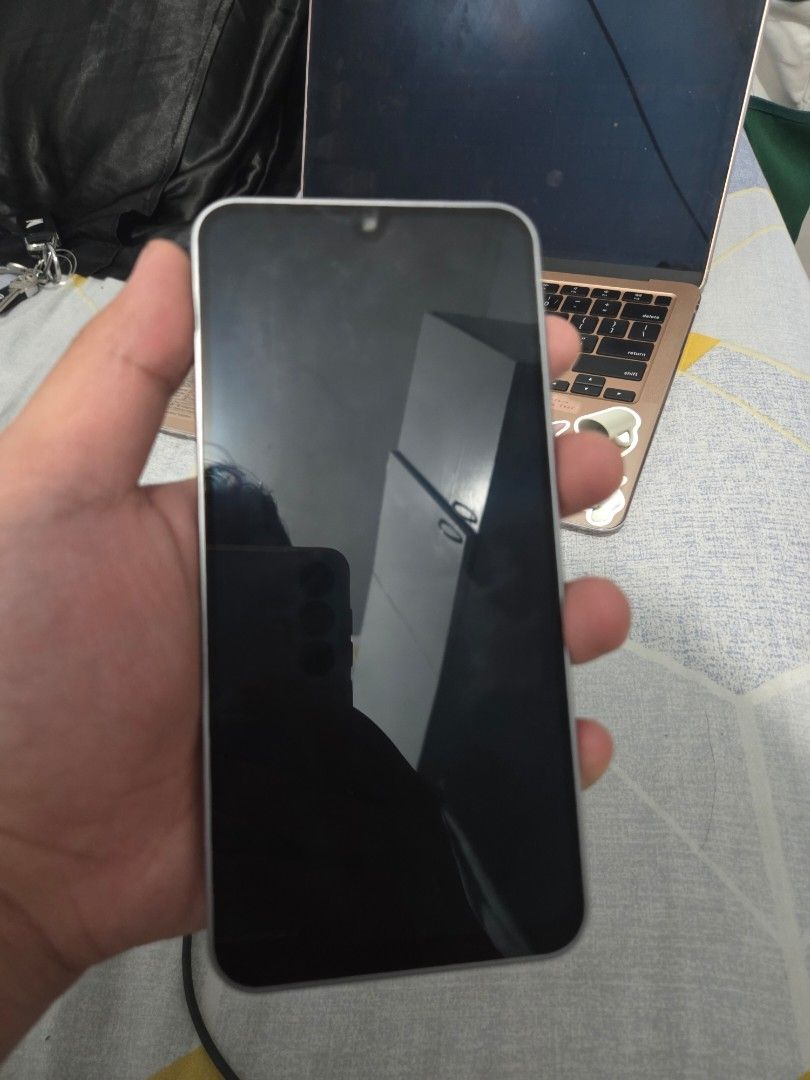 Samsung Galaxy A17 5G 8/256 (Category: Samsung) located in Muntinlupa City. Submitted by khimedisonn (Listing ID 1465685132, Image 2). Description: DEFECTIVE UNIT BUY AT YOUR OWN RISK SOLD AS IT IS Samsung Galaxy A17 5G 8/256gb NO POWER good for parts LAST PRICE POSTED bought it as defective para sa LCD sana ng A17 ko but decided to upgrade nalang ng unit instead irepair yung old phone ko. which means i have NO idea whatever's inside the unit. Pa