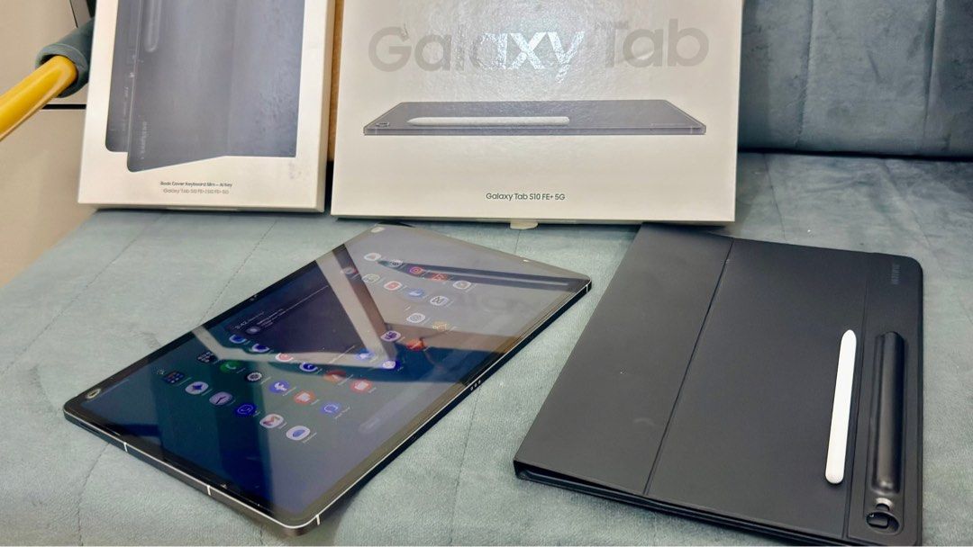 Samsung Galaxy Tab S10 FE Plus+ with Magic Keyboard (Category: Other Gadgets) located in Taguig. Submitted by mariannejulia_23 (Listing ID 1465609976, Image 2). Description: SAMSUNG GALAXY TAB S10 FE+5G 128gb NTC approved inclusions: -samsung book cover keyboard -samsung pen -with extra hard case -with high quality bag -with tempered glass price: 30,000 package all in can do meet ups.